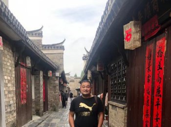 十七載尺規(guī)繪春秋 師者仁心引航青春 ——記阜陽(yáng)市城郊中學(xué)代俊俊老師