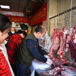 新店開業(yè)送白菜，這個老板的生意火了