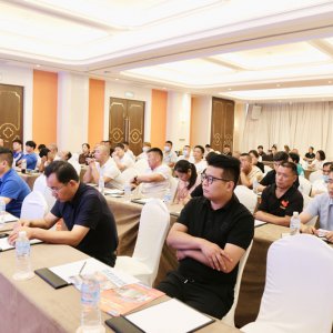 正泰安能攜手阜陽創(chuàng)益電力運(yùn)營招商會(huì)成功舉辦