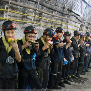 酷暑難耐，劉莊煤礦將“清涼”送到每一名職工心里