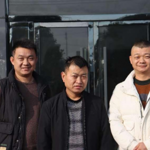 和睦兄弟三十年不分家，撐起父母晚年幸福生活——潁上縣謝橋鎮(zhèn)姜允紅三兄弟的故事