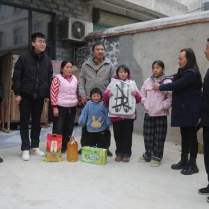 情暖寒冬 愛潤(rùn)童心